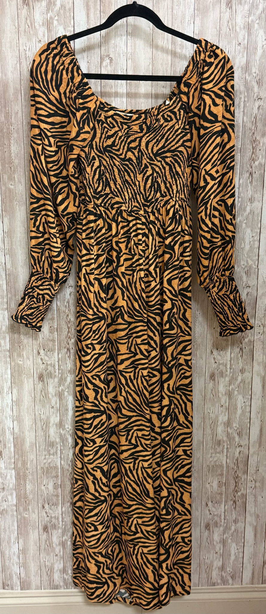 Size 4 ANTHROPOLOGIE GOLD AND BLACK Jumper