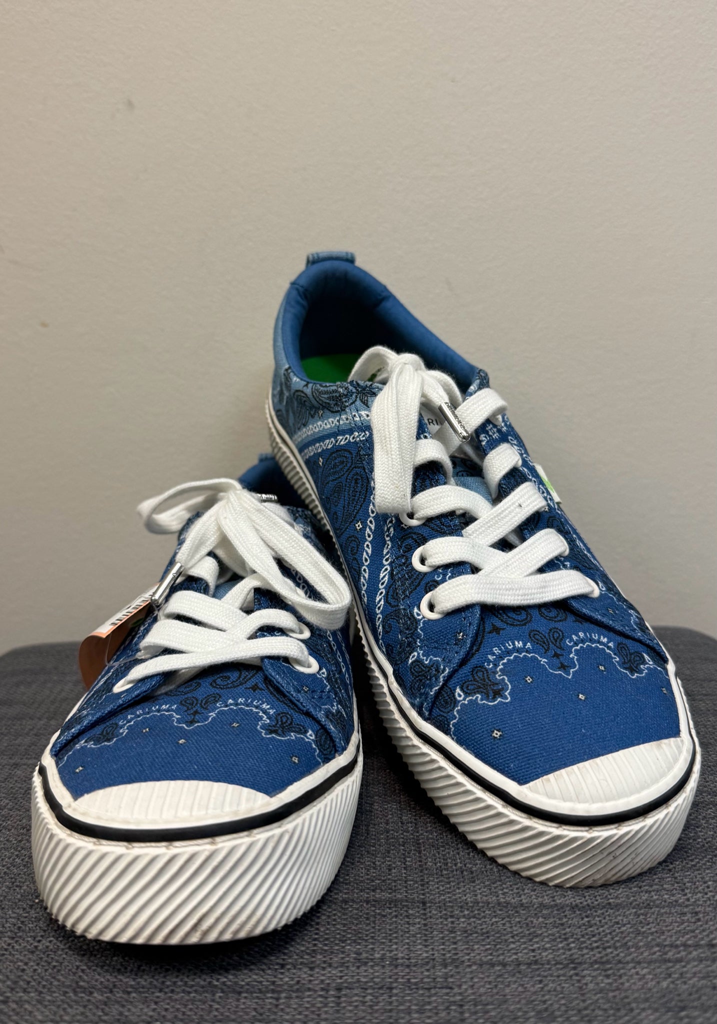 8.5 CARIUMA Blue Print SHOES