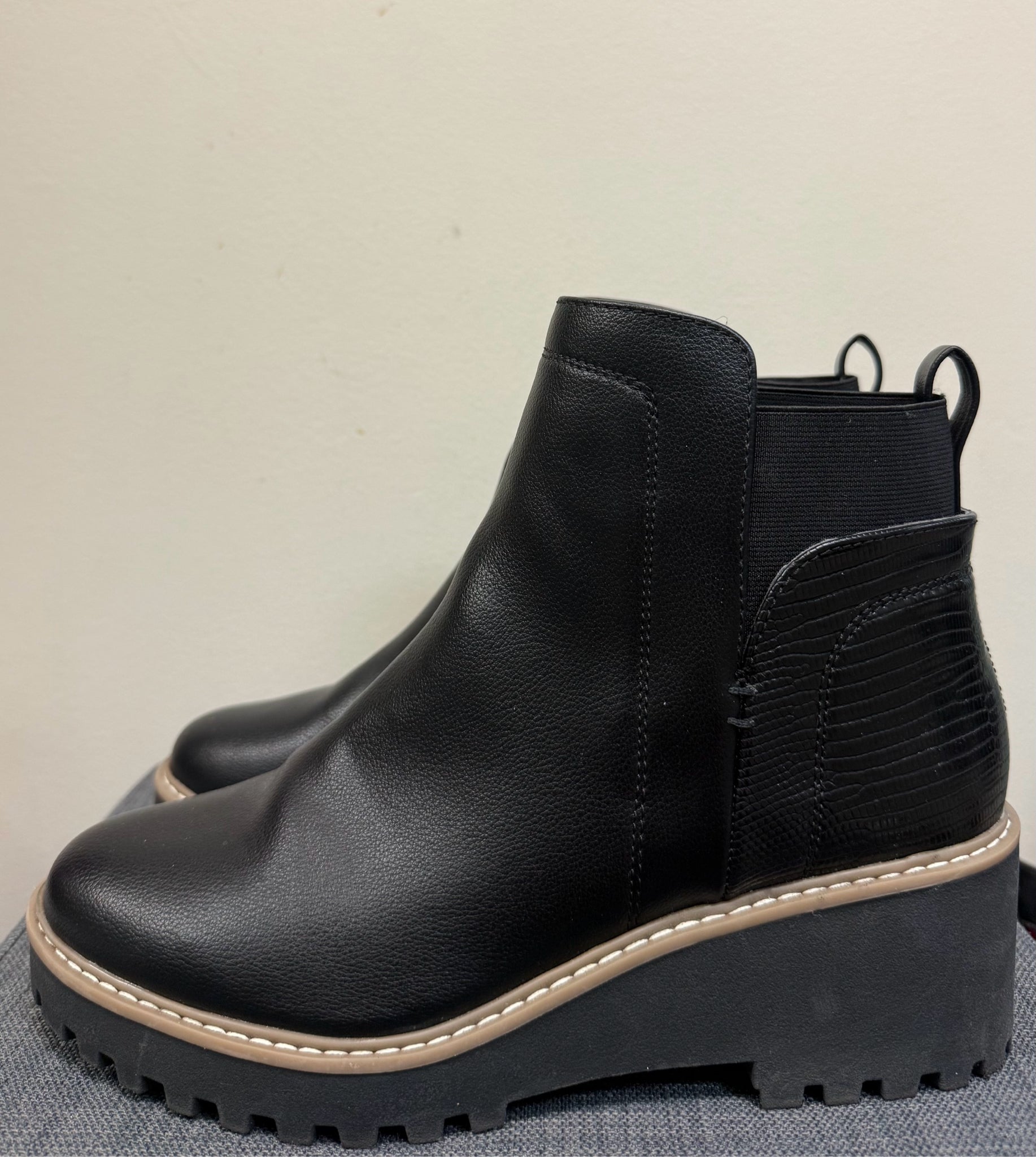 10 DOLCE VITA Black Boots