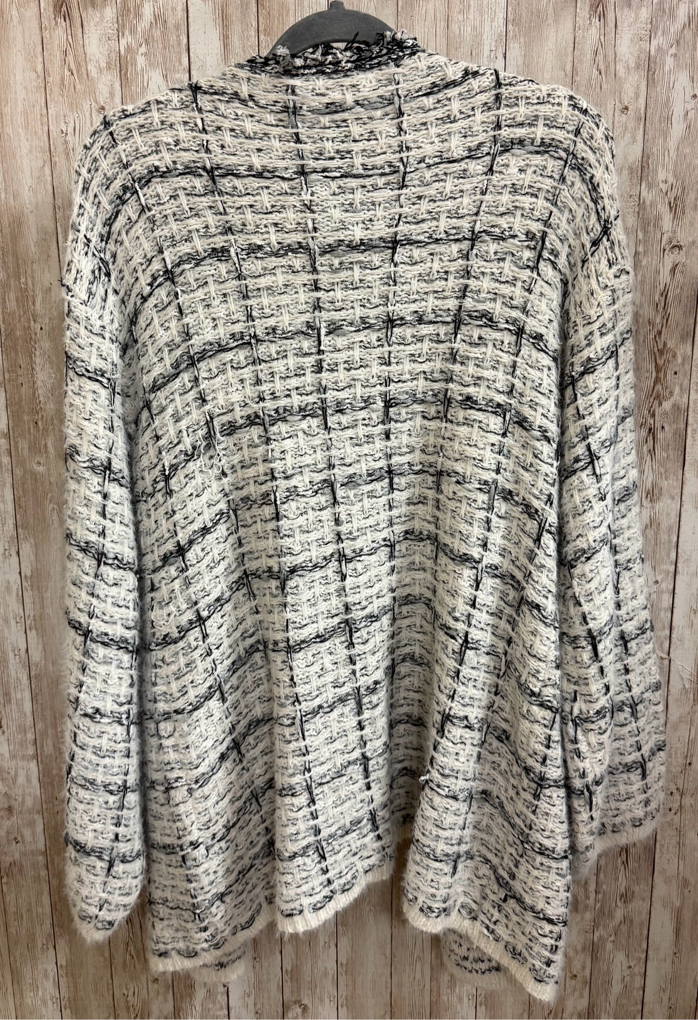 Size M Davi & Dani BLACK AND WHITE Cardigan