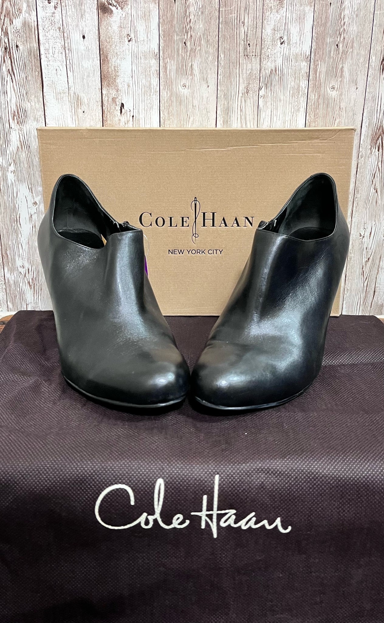 10 COLE HAAN Black Boots