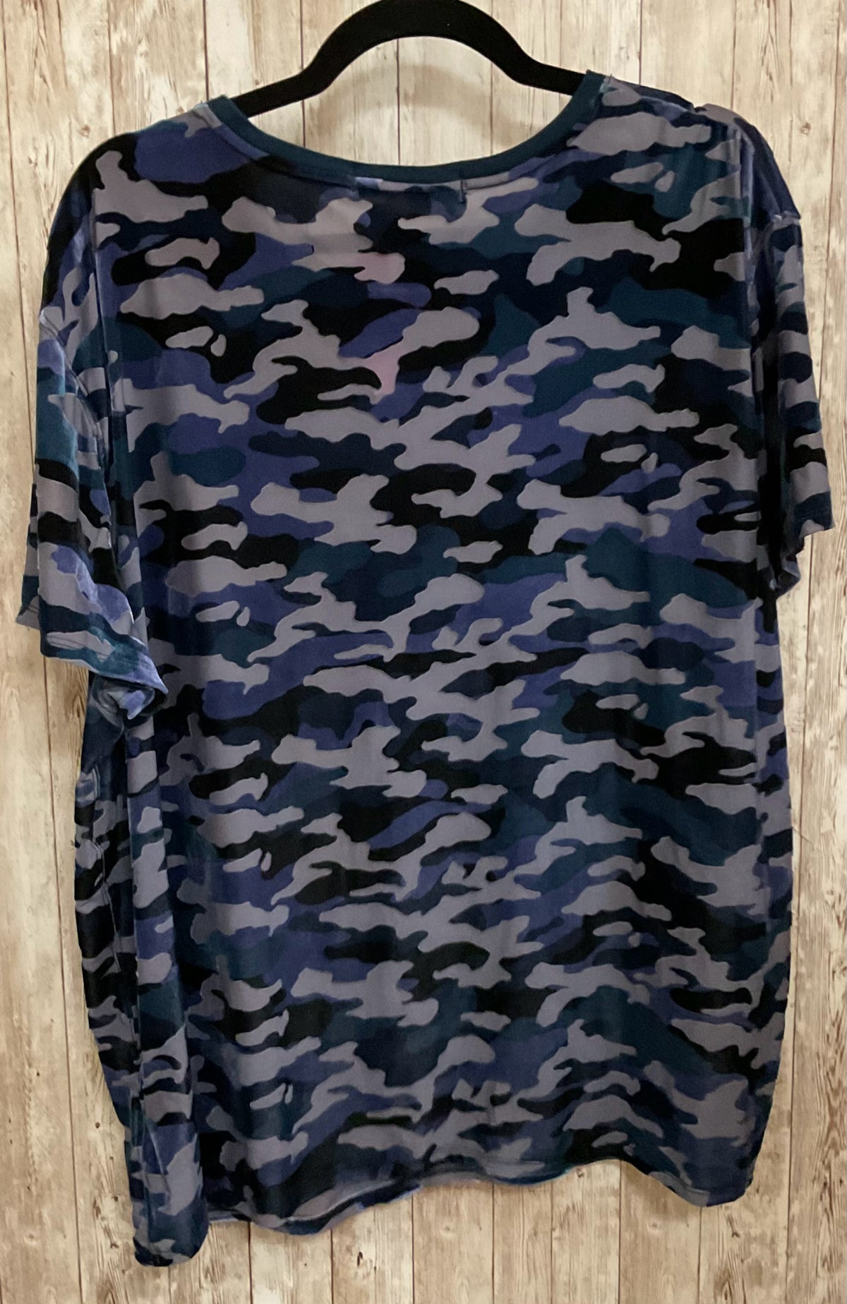 Size L WE THE FREE PURPLE AND BLUE PRINT Top