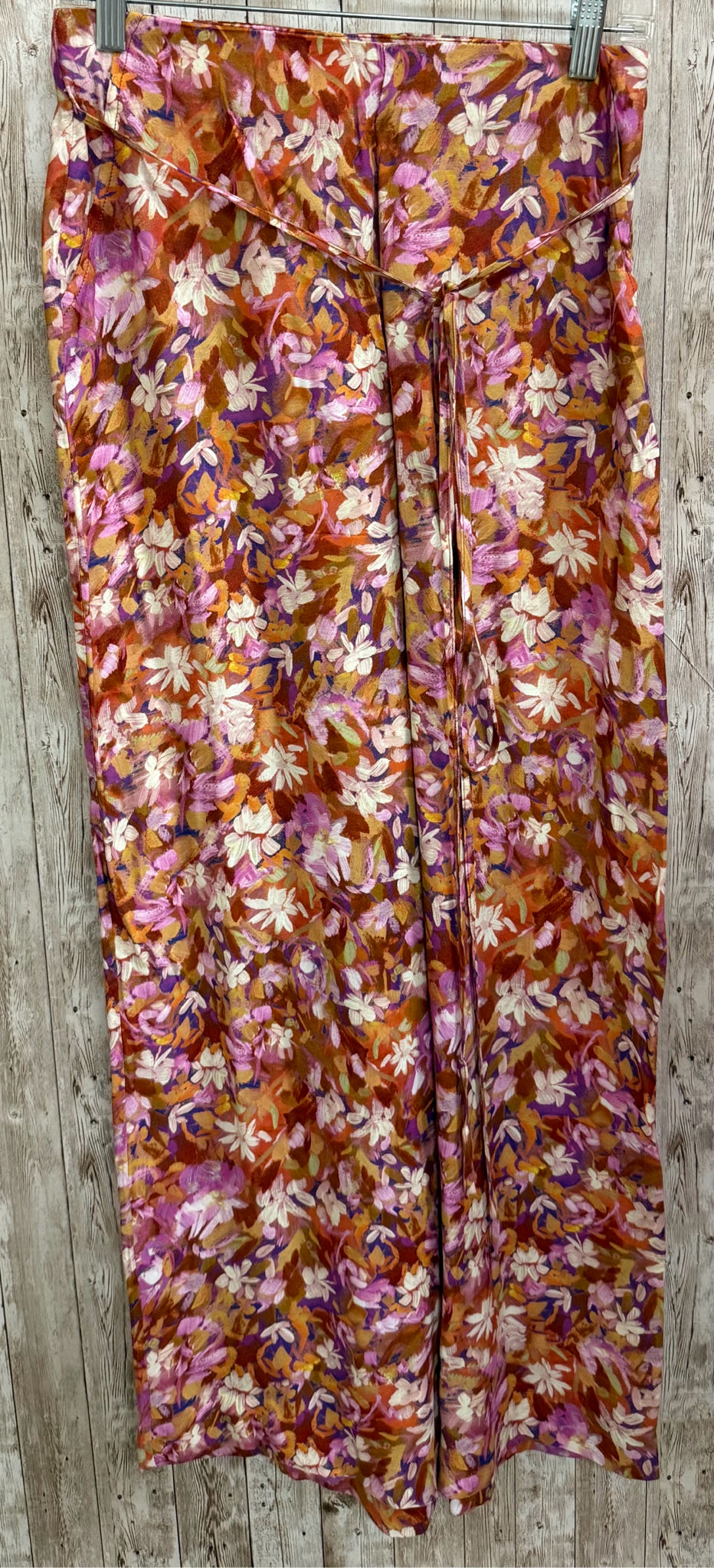 Size M ASTR RUST FLORAL Pants