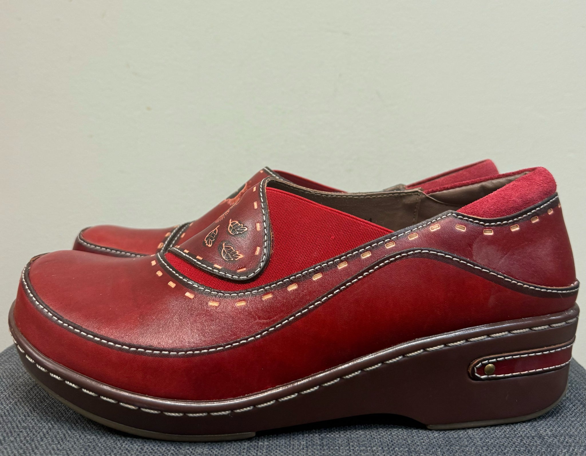 10 L'ARTISTE Red Print SHOES