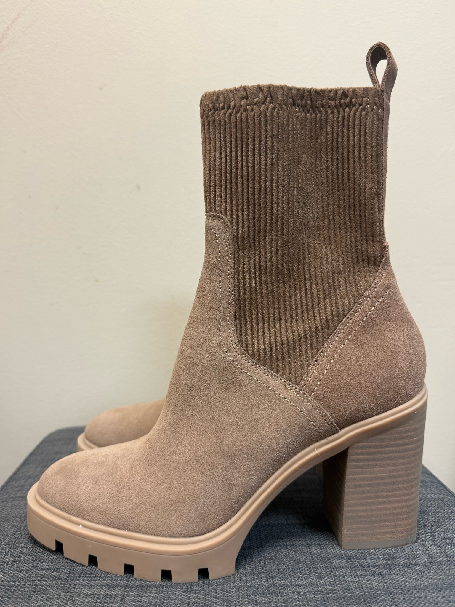 7.5 DOLCE VITA Tan Boots