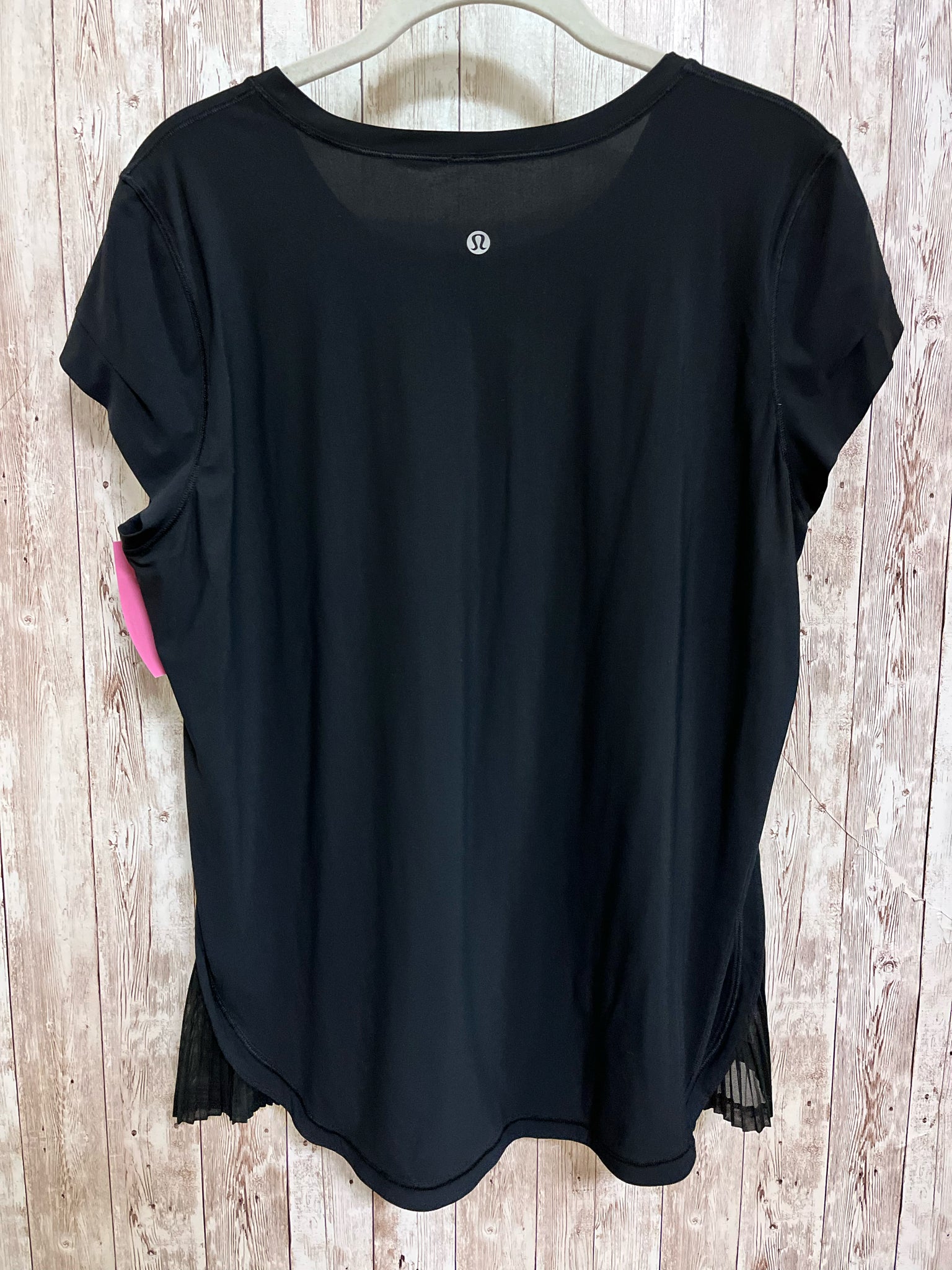 Size M LULULEMON Black Top