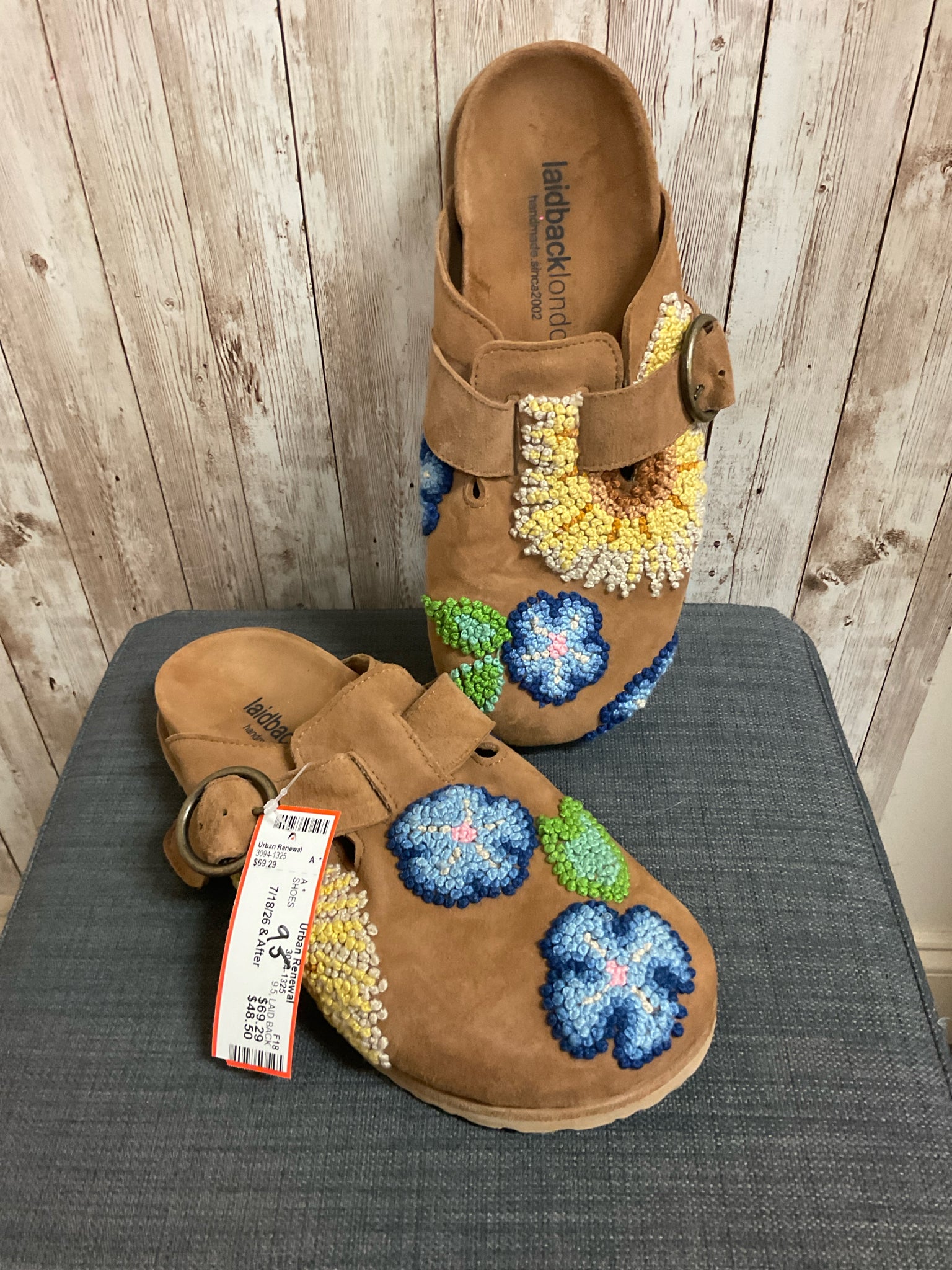 9.5 LAID BACK LONDON BROWN FLORAL SHOES