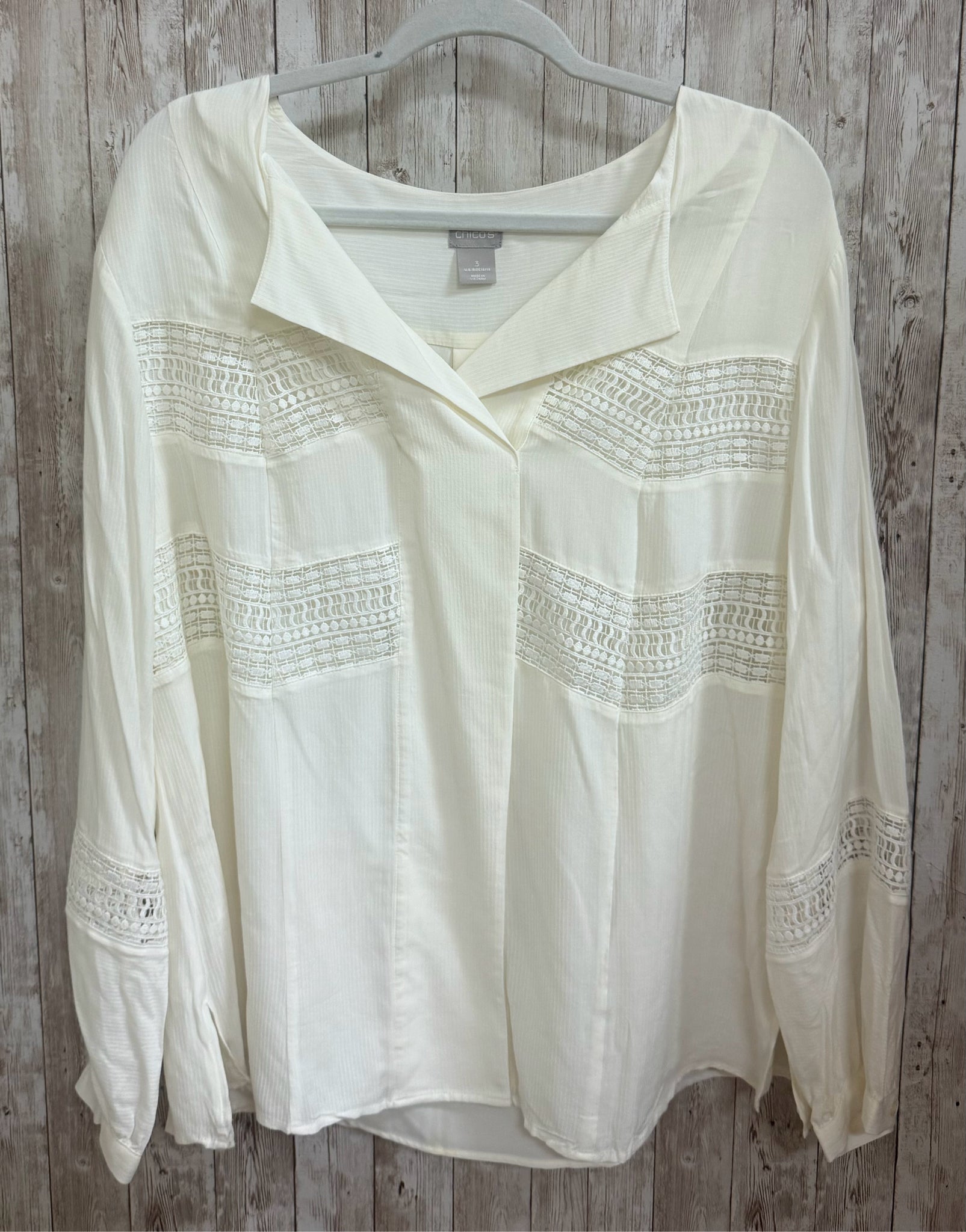 Size XL CHICO'S Cream Top