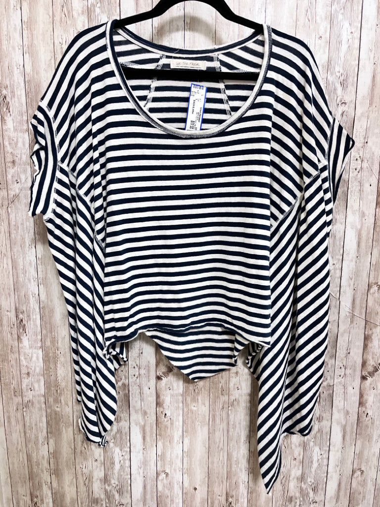 WE THE FREE Size L WHITE AND NAVY STRIPE Top