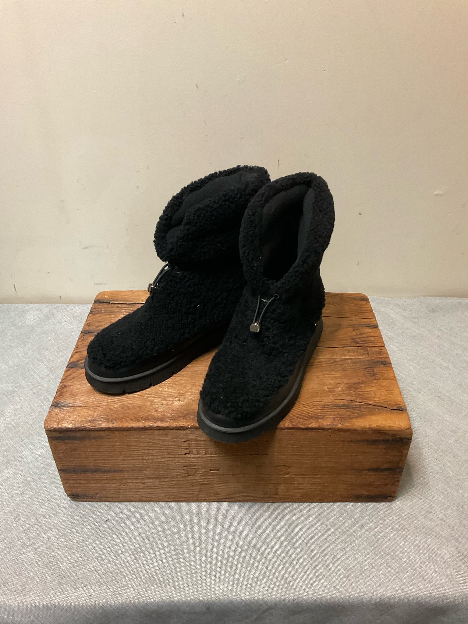 8.5 MARC FISHER Black Boots