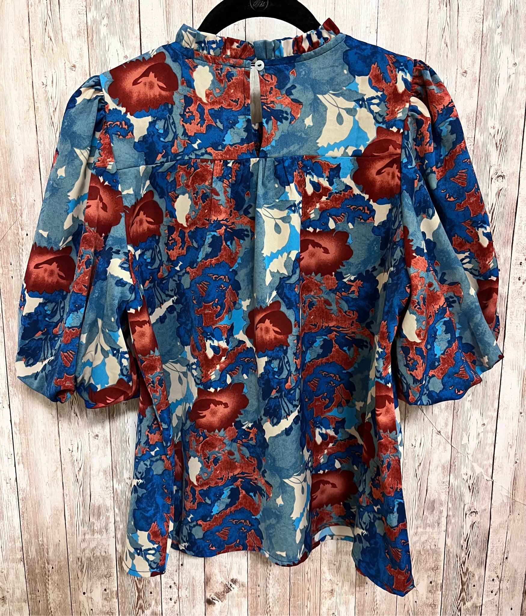 HUDSON GRAY Size S BLUE AND RUST FLORAL Top