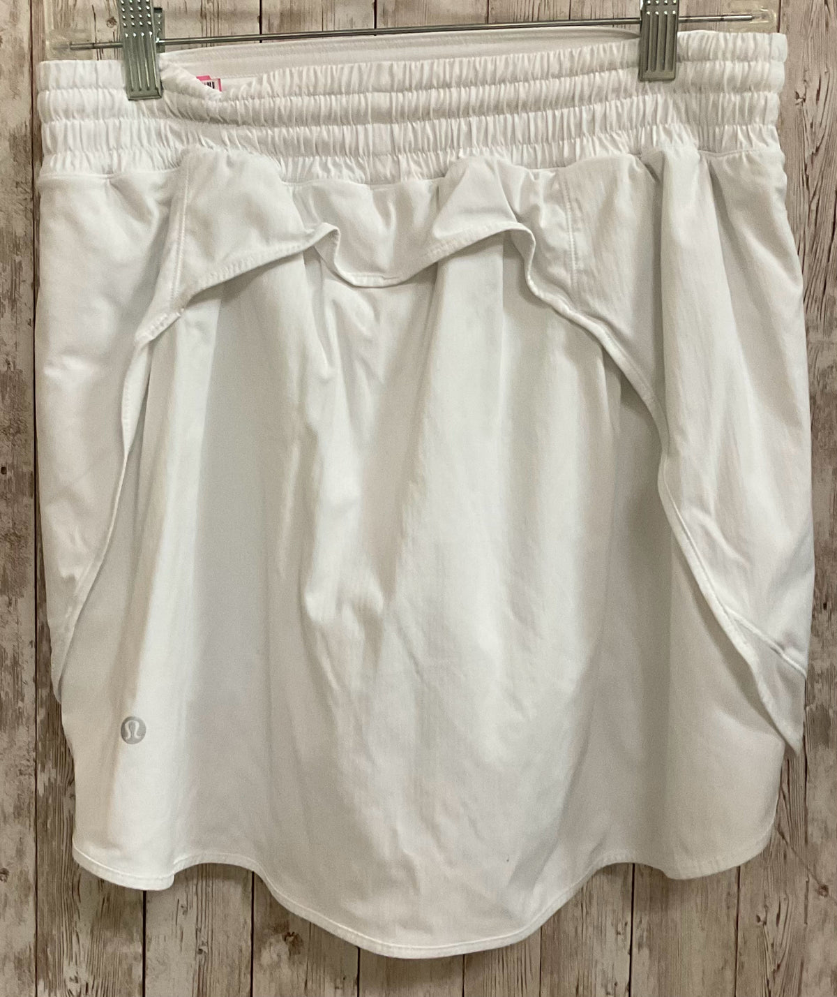 Size 8 LULULEMON White skort