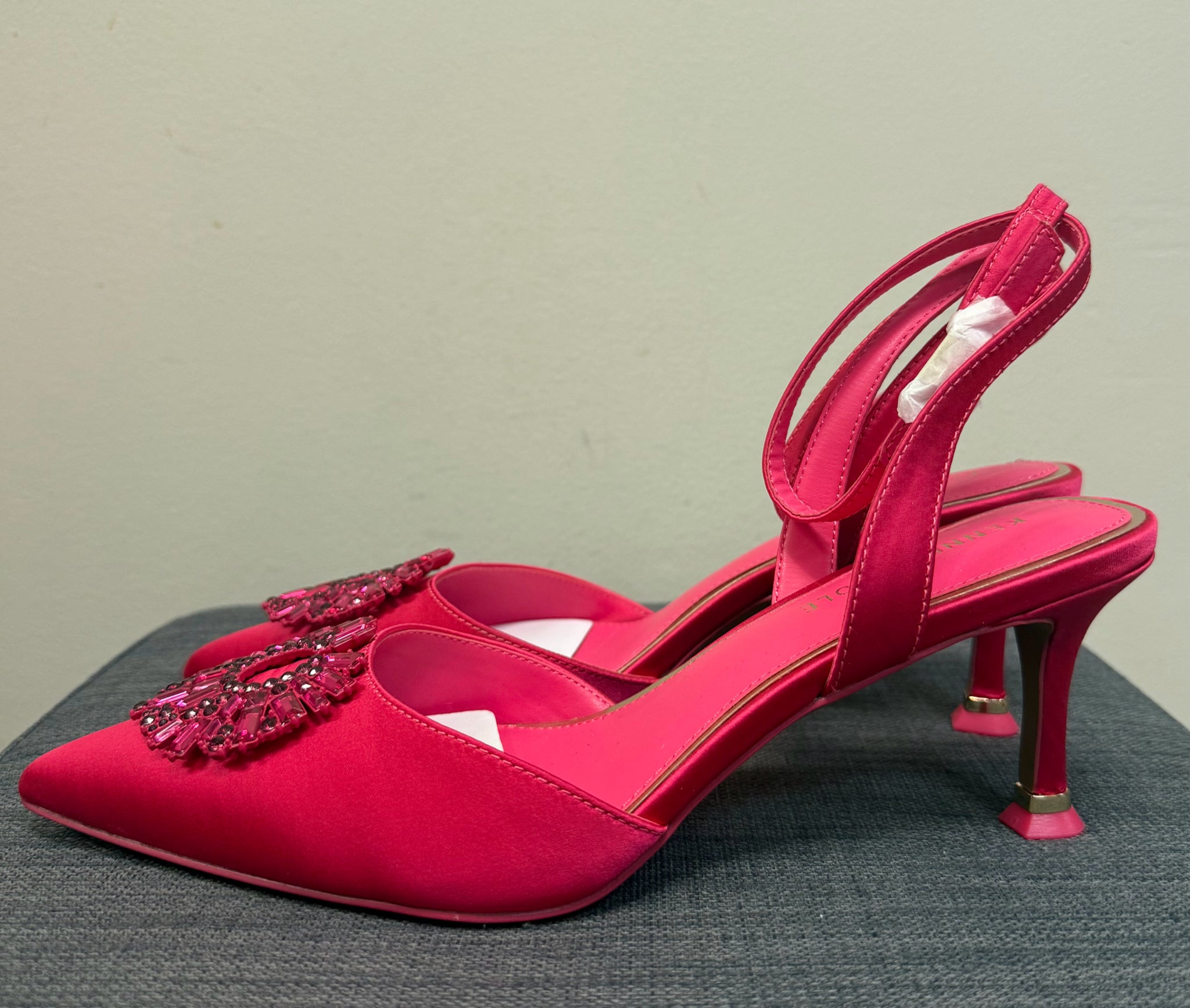 8 KENNETH COLE Pink Sandals