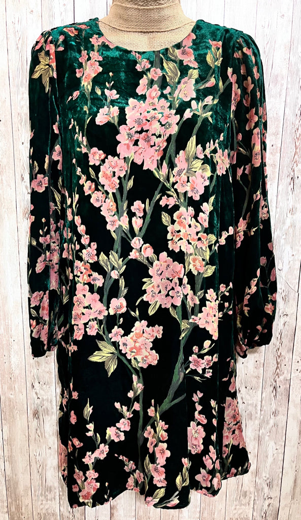 Size M SCOOP GREEN FLORAL Dress