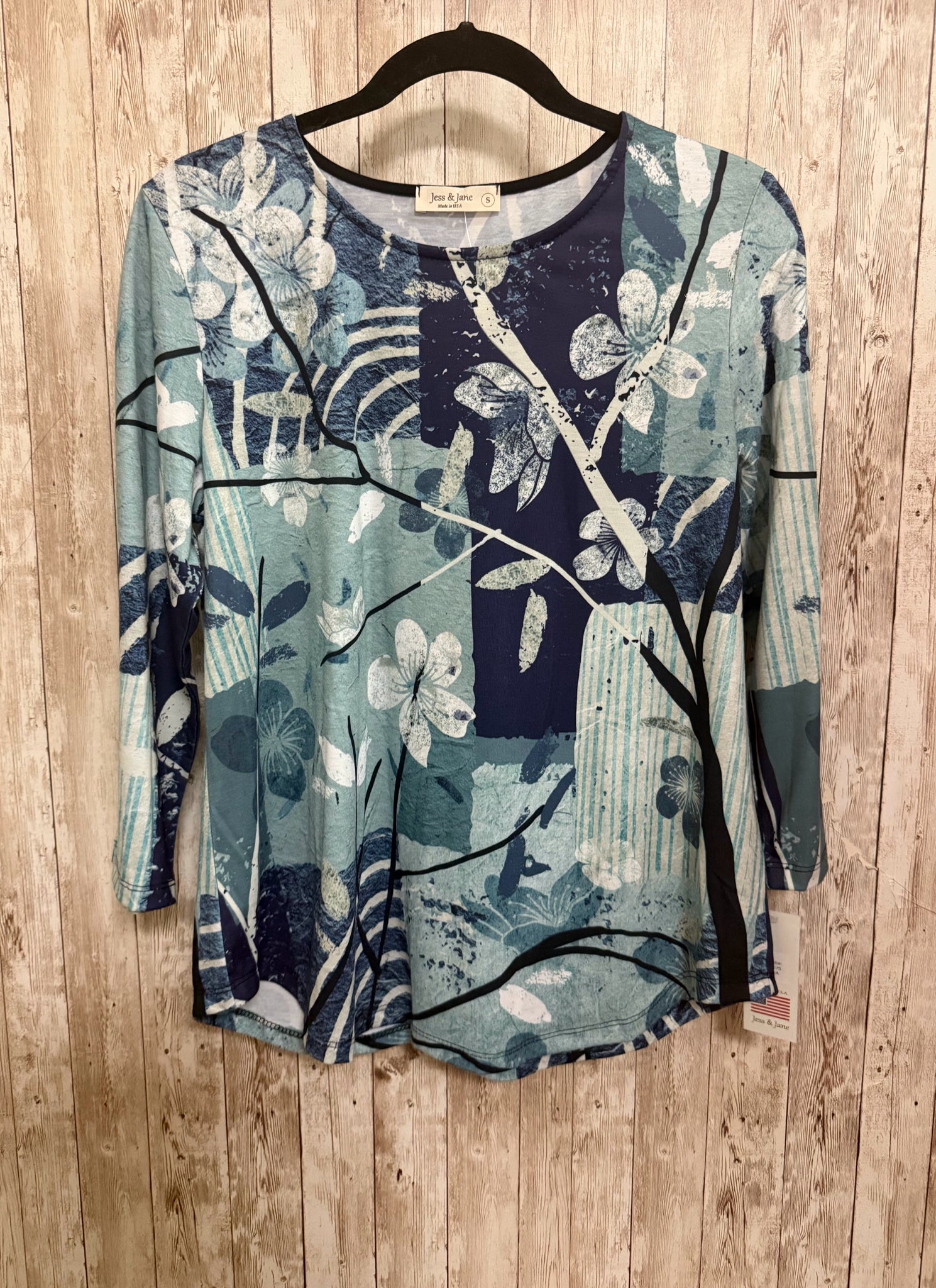 Size S JESS & JANE Blue Print Top