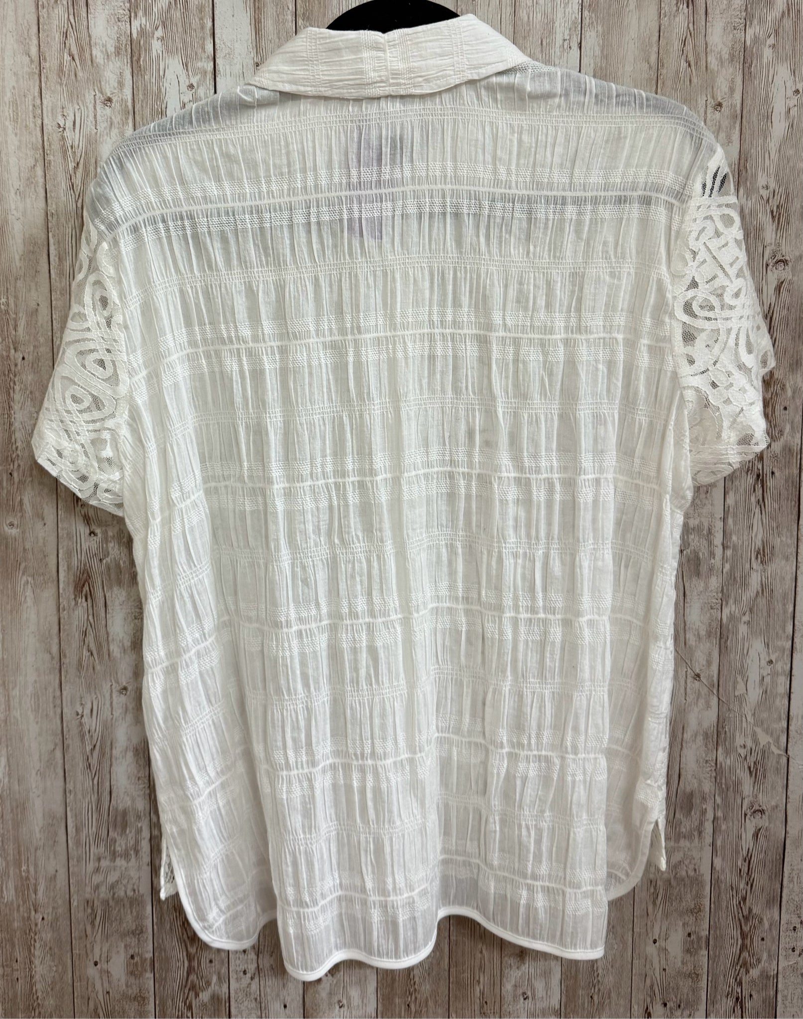 Size M CABI Cream Top