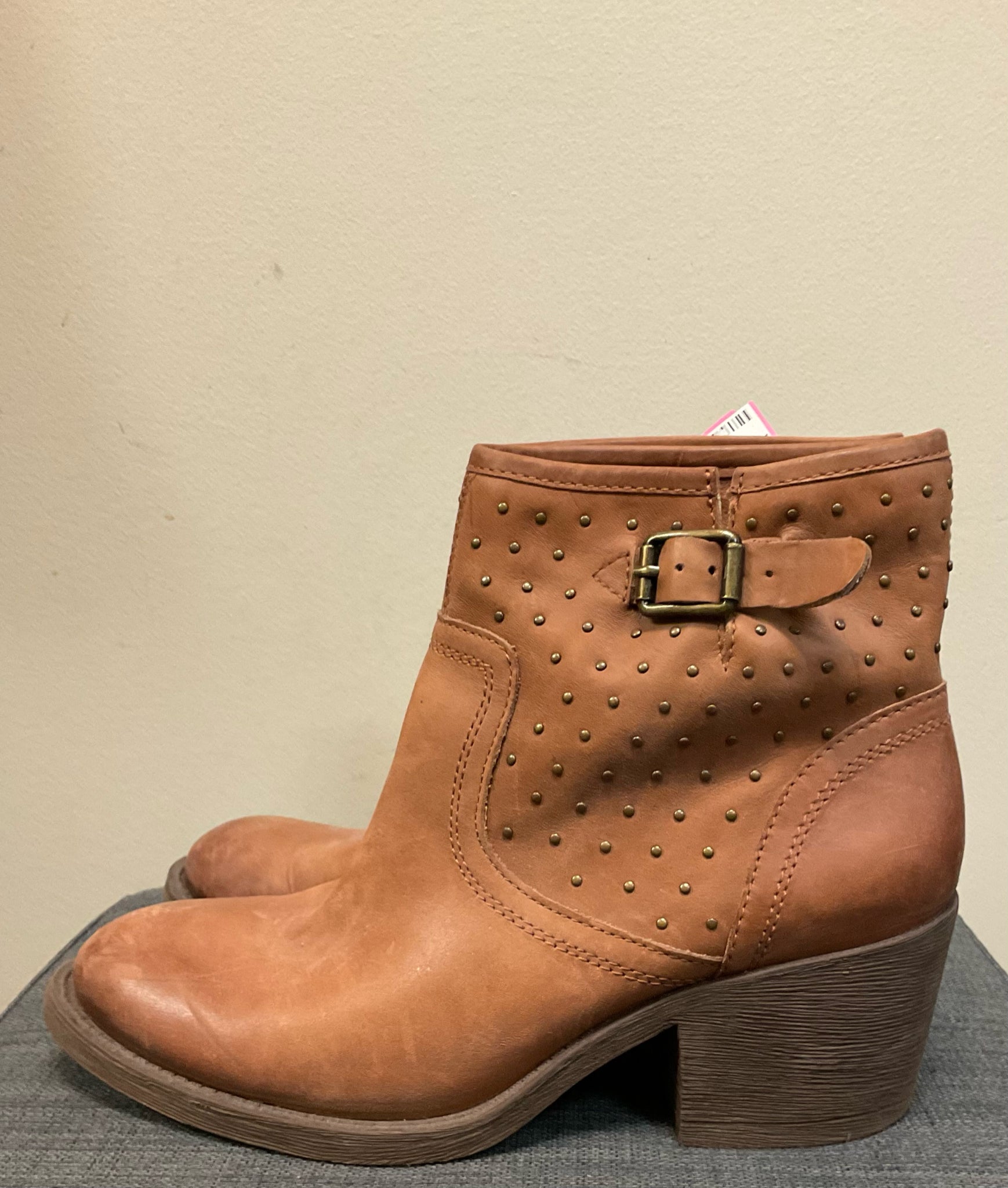 8.5 LUCKY BRAND Brown Boots