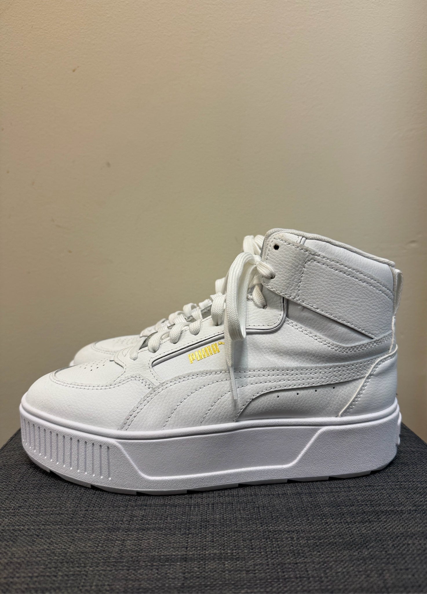 9 PUMA White SHOES