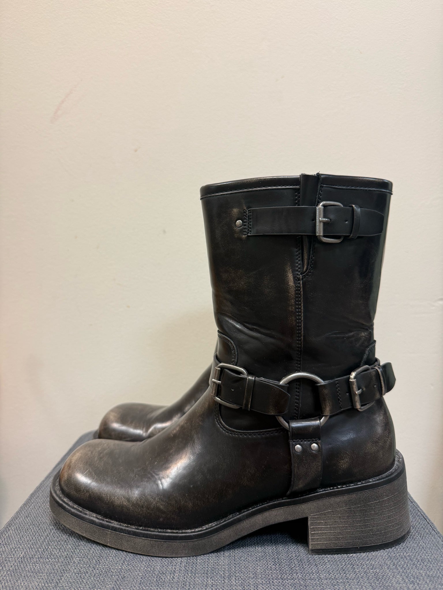 BULLBOXER 8.5 Black Boots