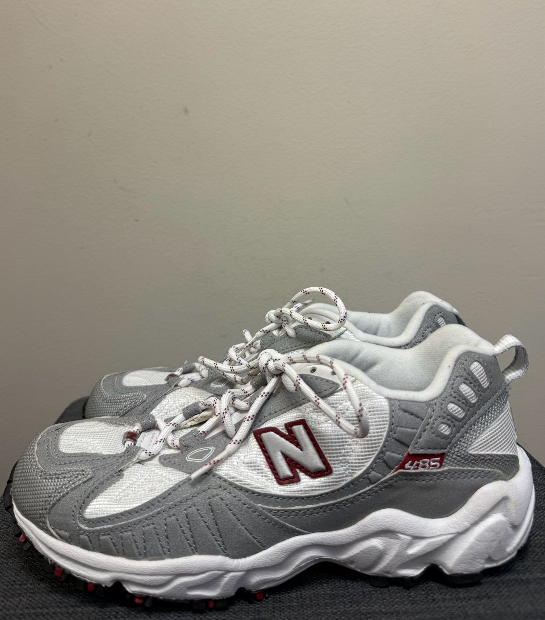 7.5 NEW BALANCE WHITE AND GREY Sneakers