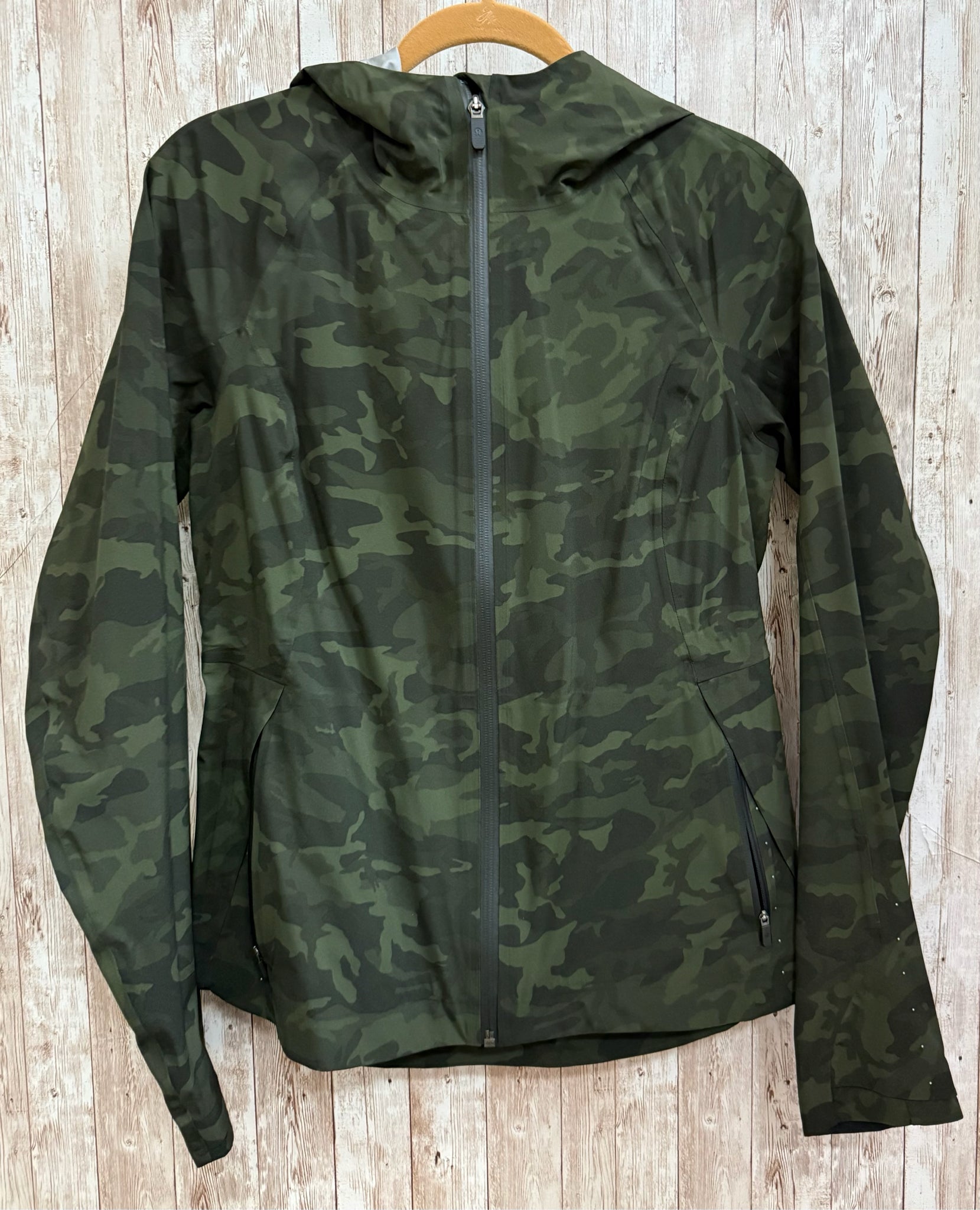 Size S LULULEMON OLIVE CAMO Jacket