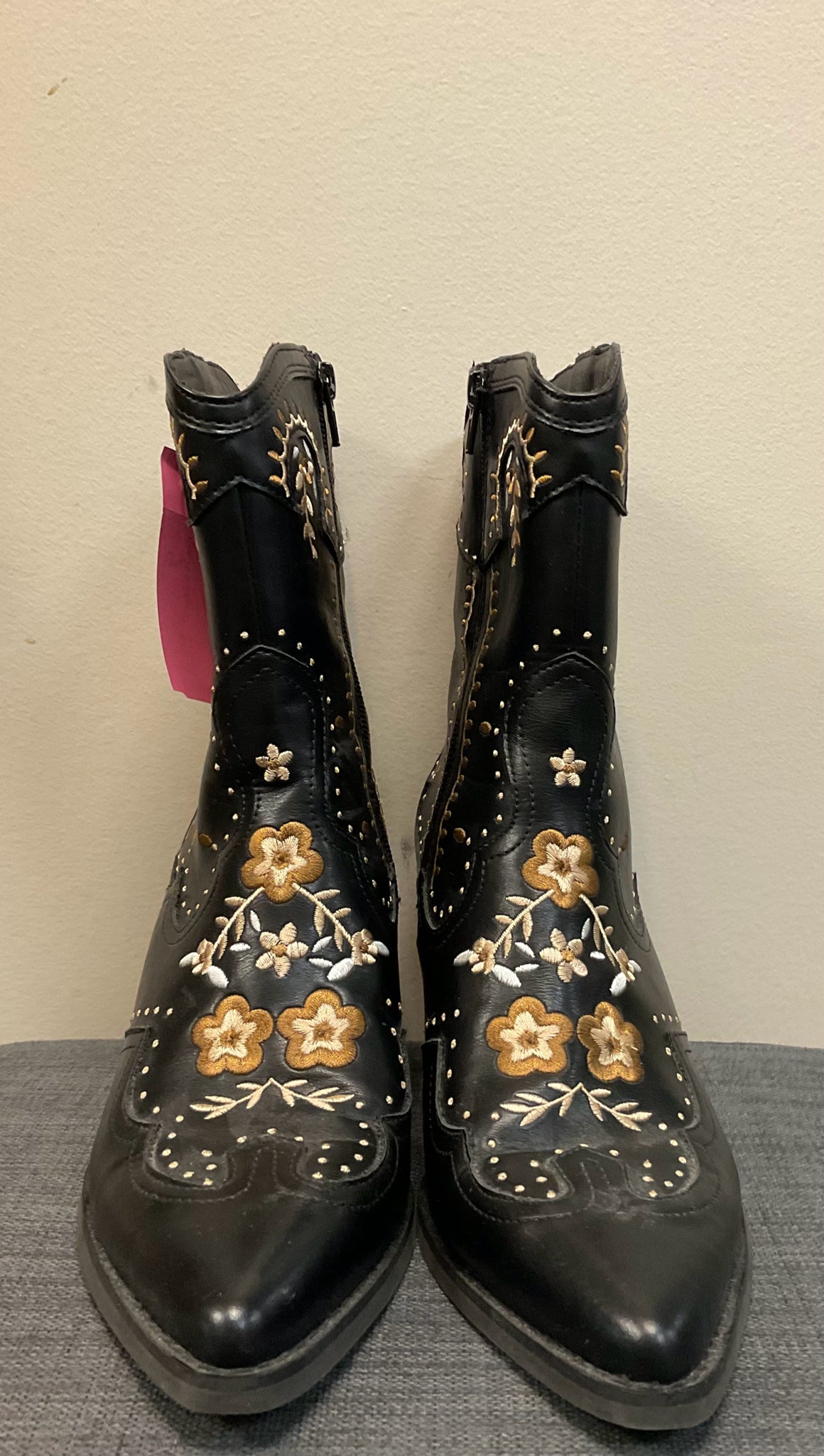 9 CROWN VINTAGE BLACK FLORAL Boots