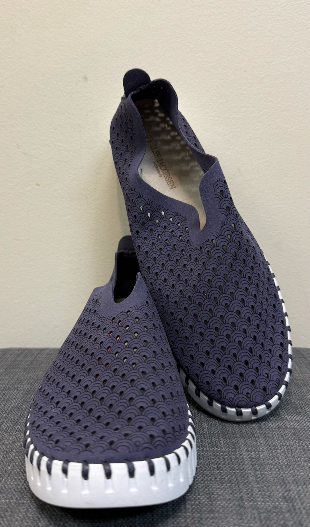 10.5 ILSE JACOBSEN Navy Sneakers