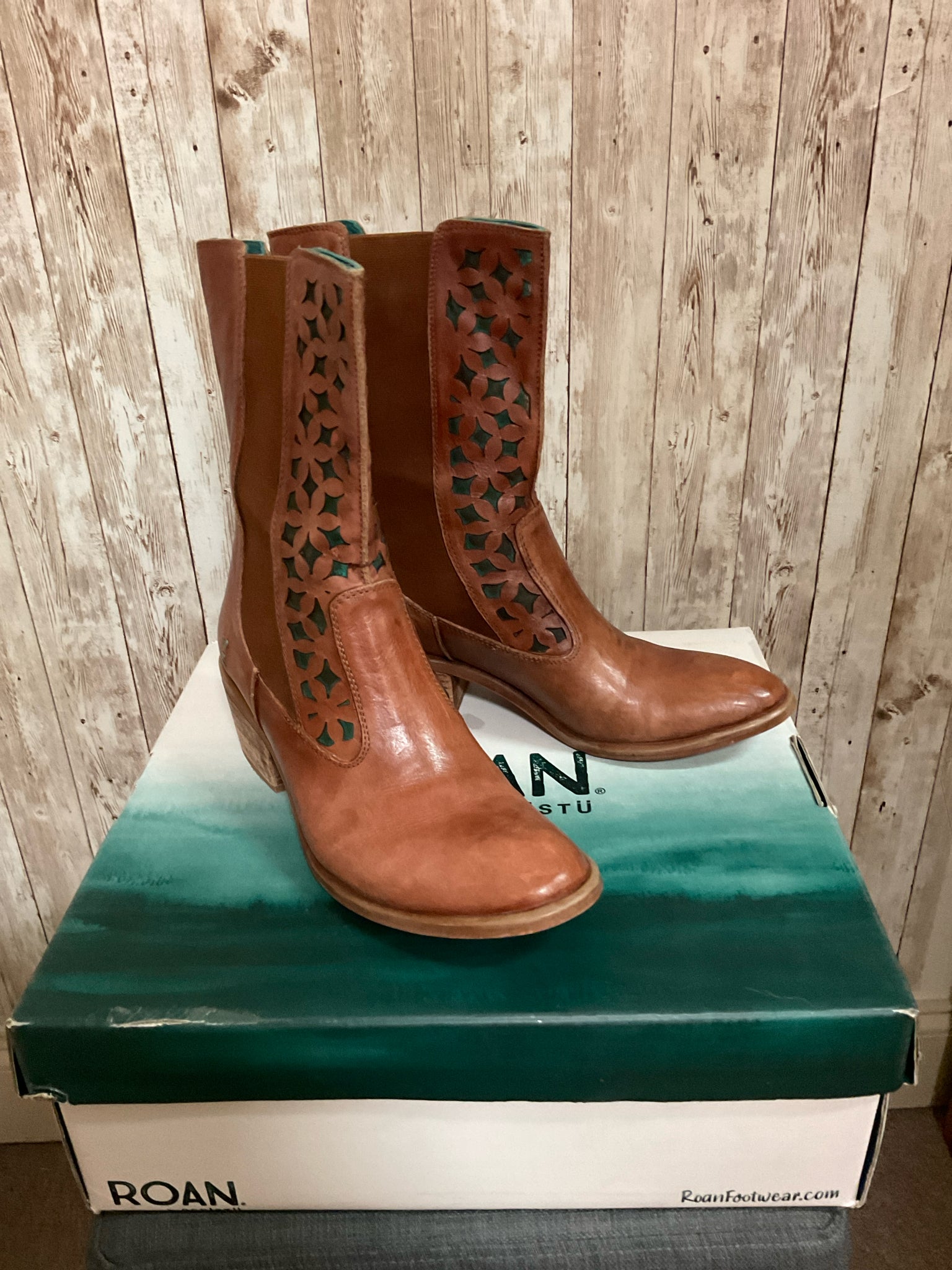 BED STU 9 Brown Boots