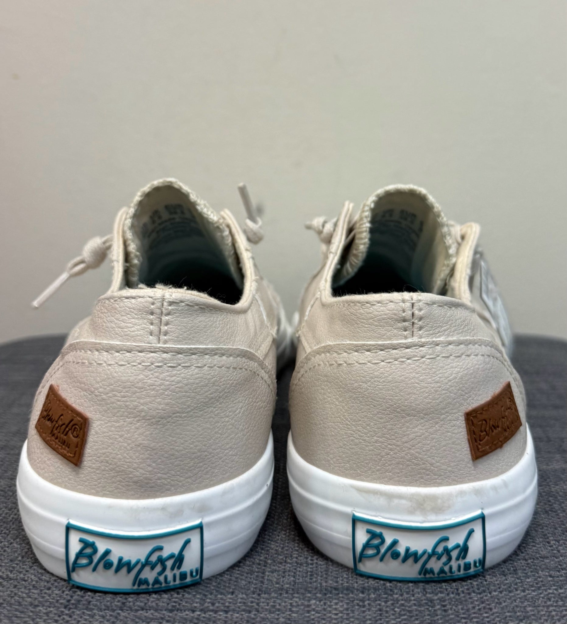 9 BLOWFISH Beige Sneakers