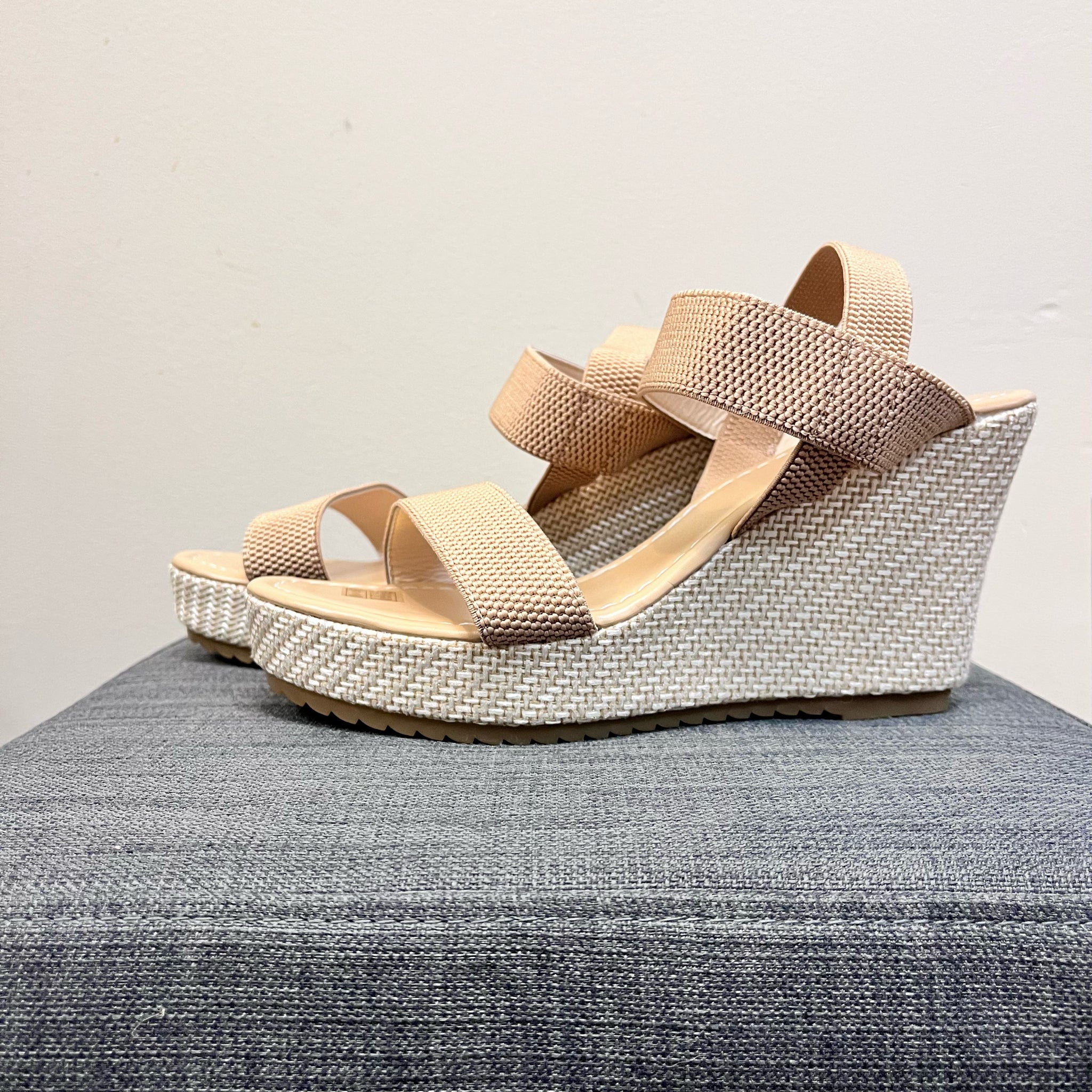 NO DESIGN 11.5 Tan Sandals