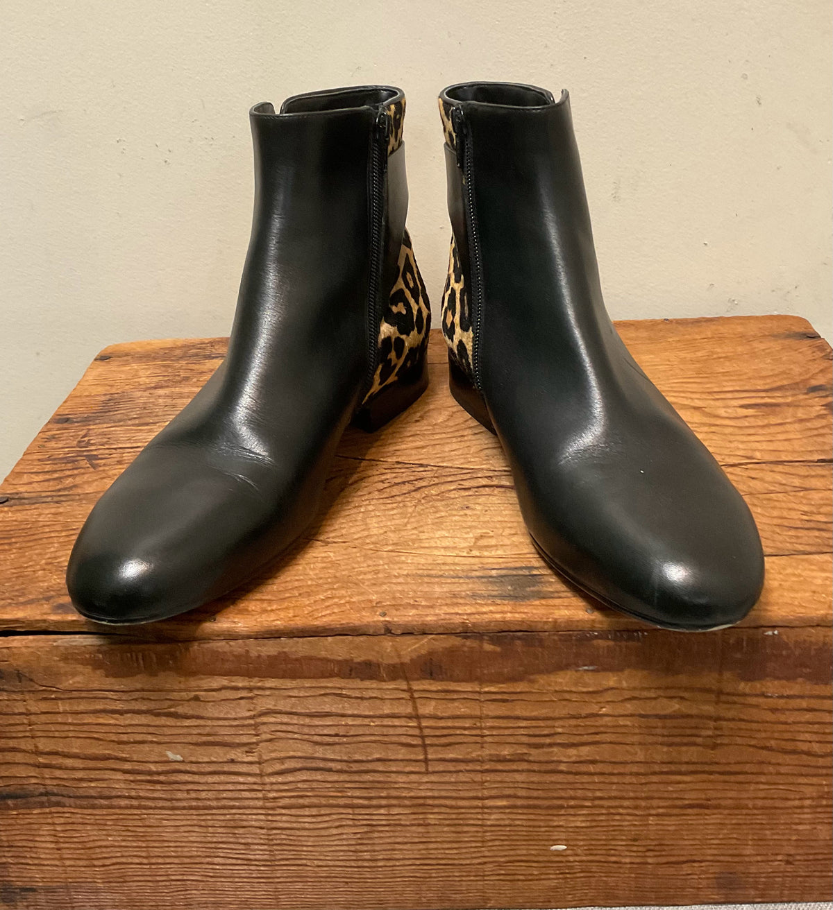 8.5 MICHAEL KORS BLACK LEOPARD Boots