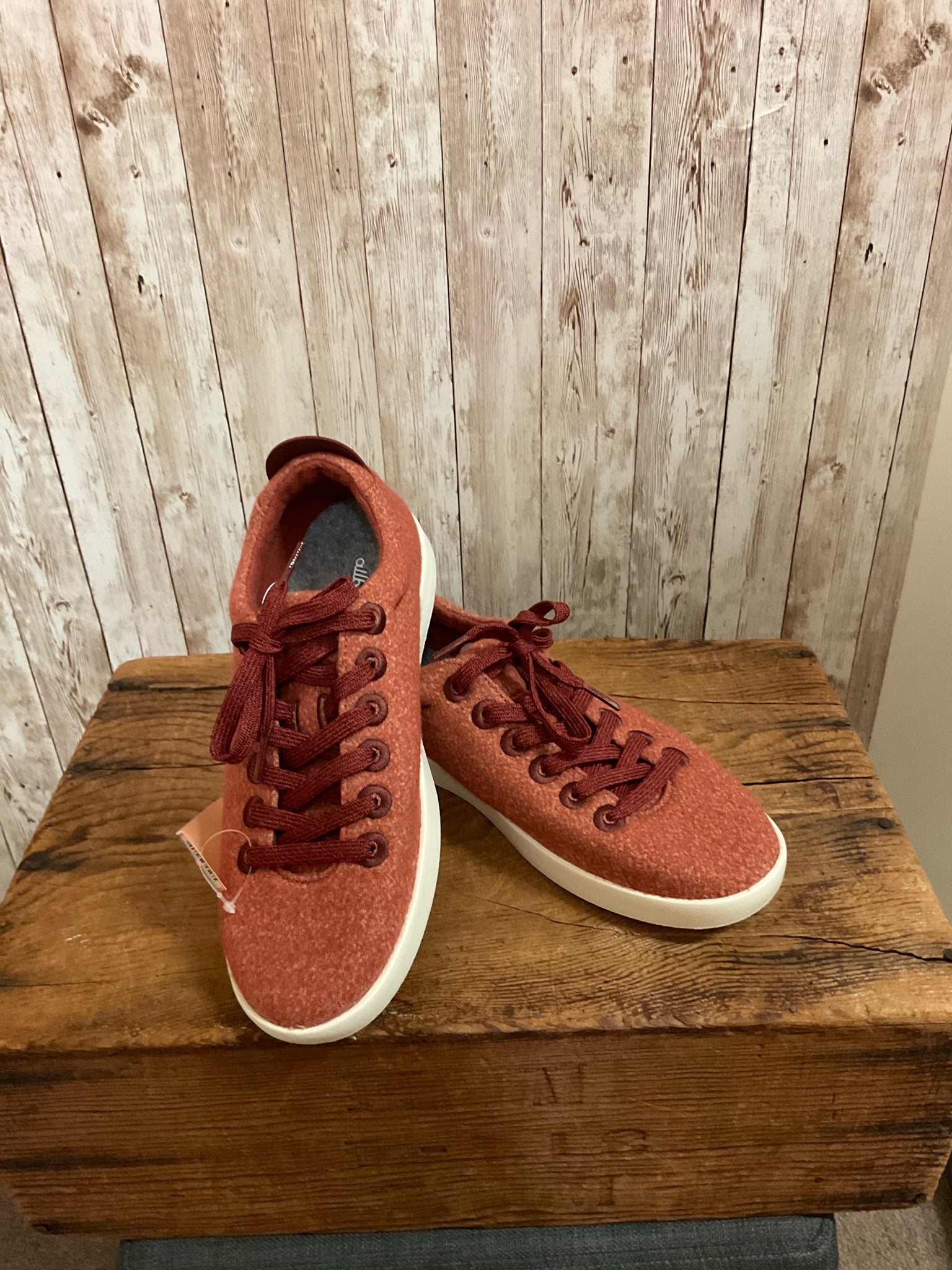 ALLBIRDS 8 RUST SHOES