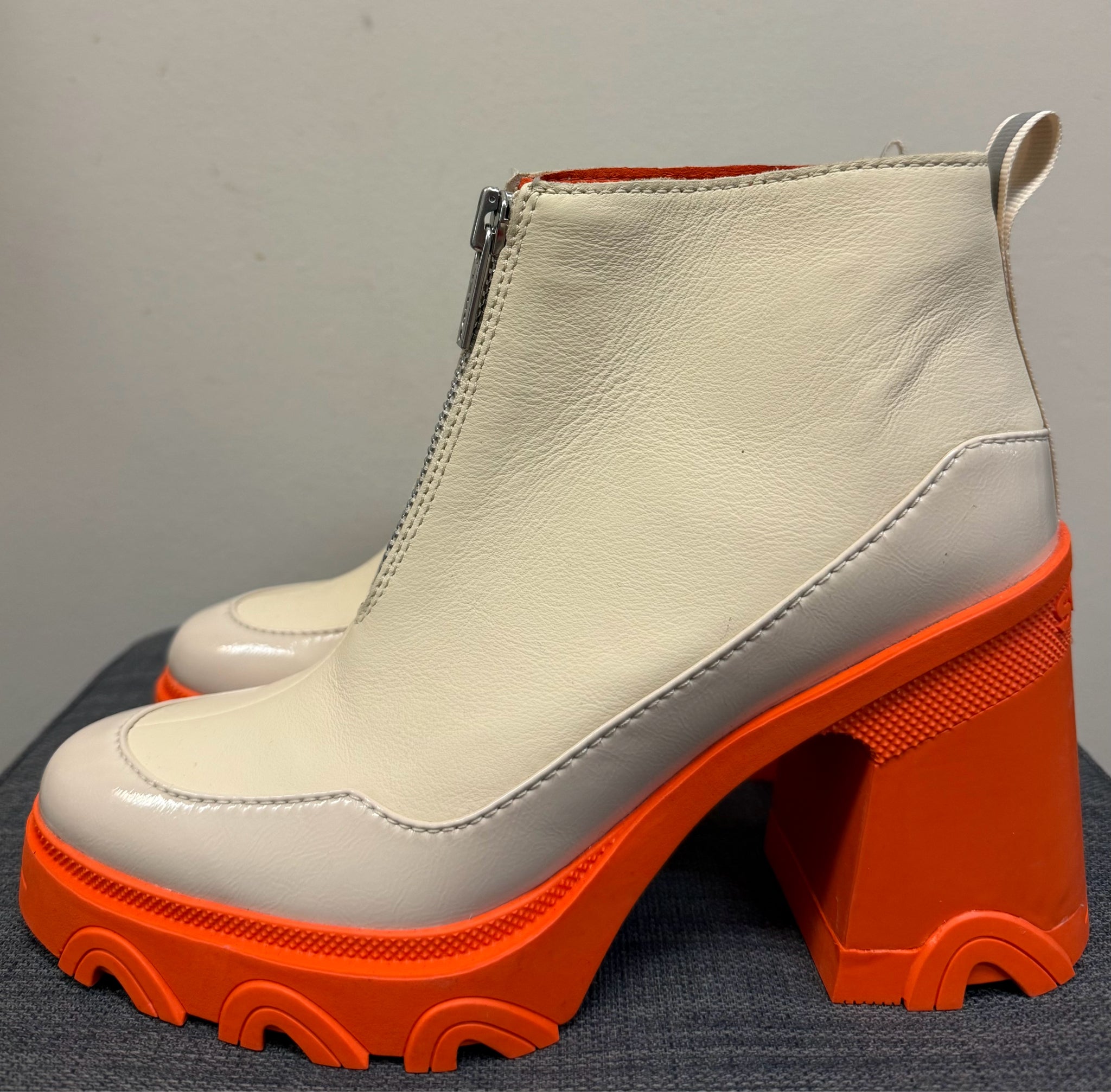 7 SORE BEIGE AND ORANGE Boots