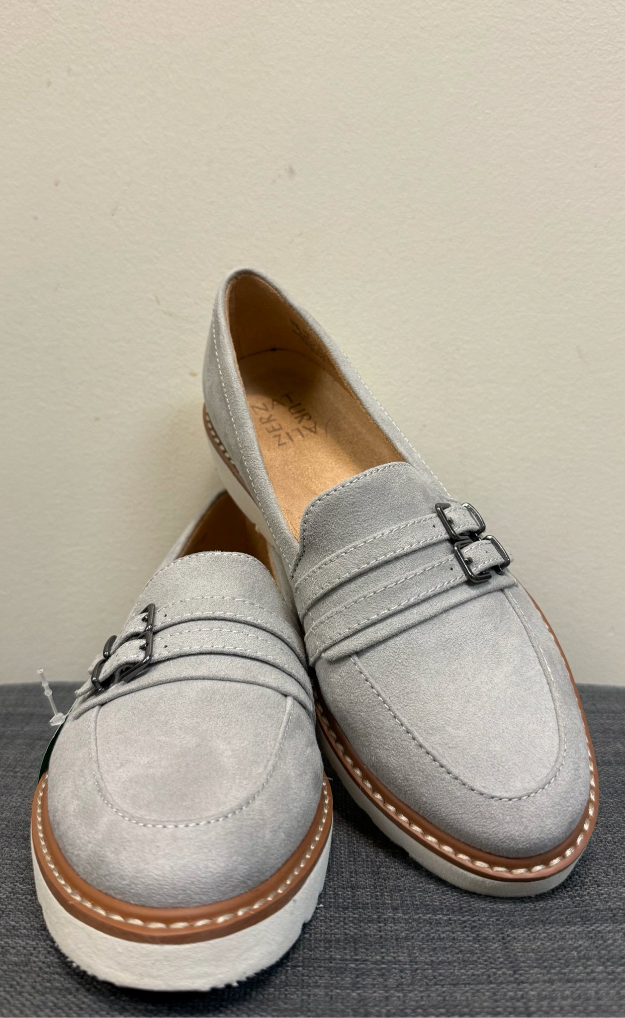 7 NATURALIZER Gray Loafers