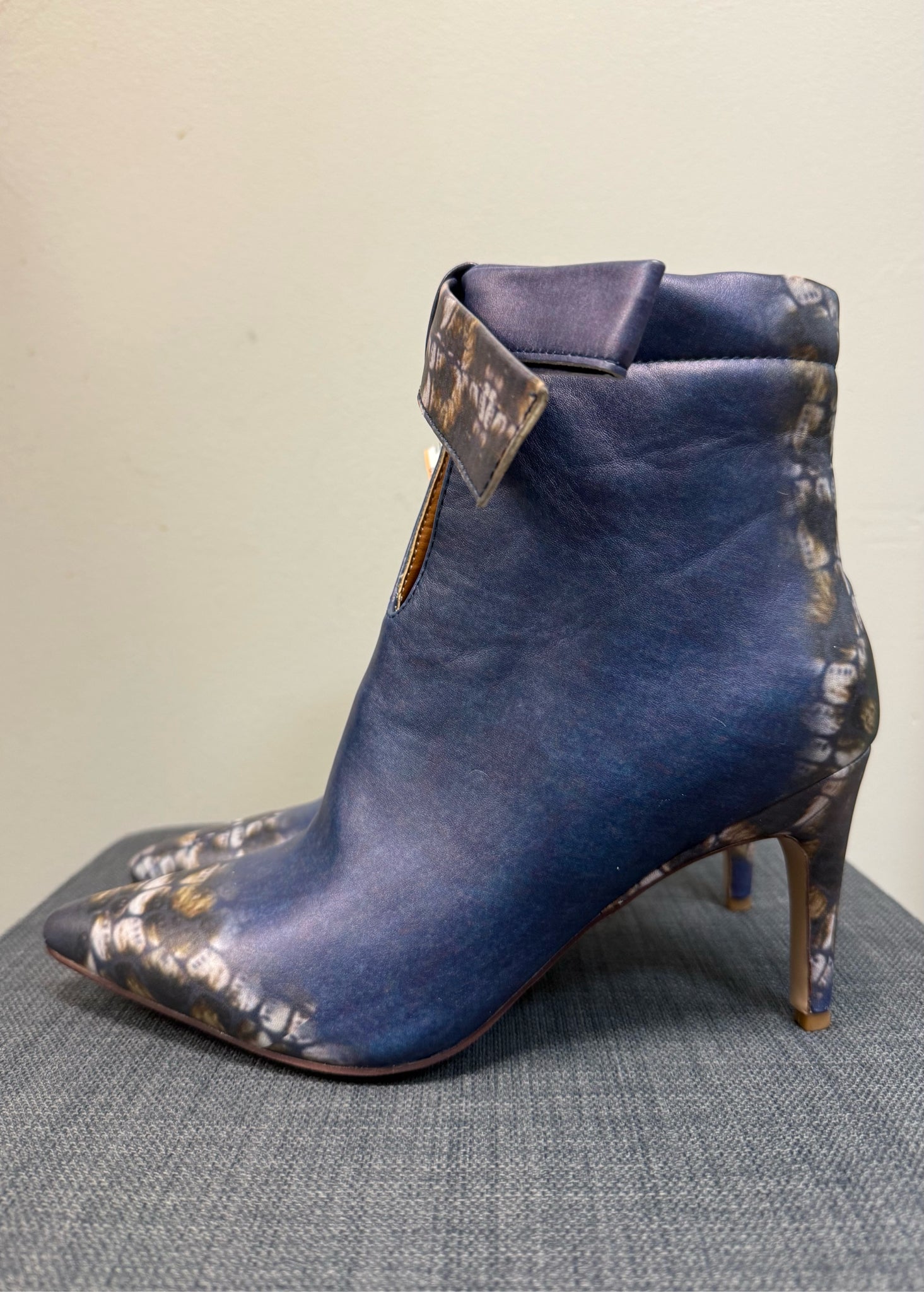 XYD 9 Blue Print Boots