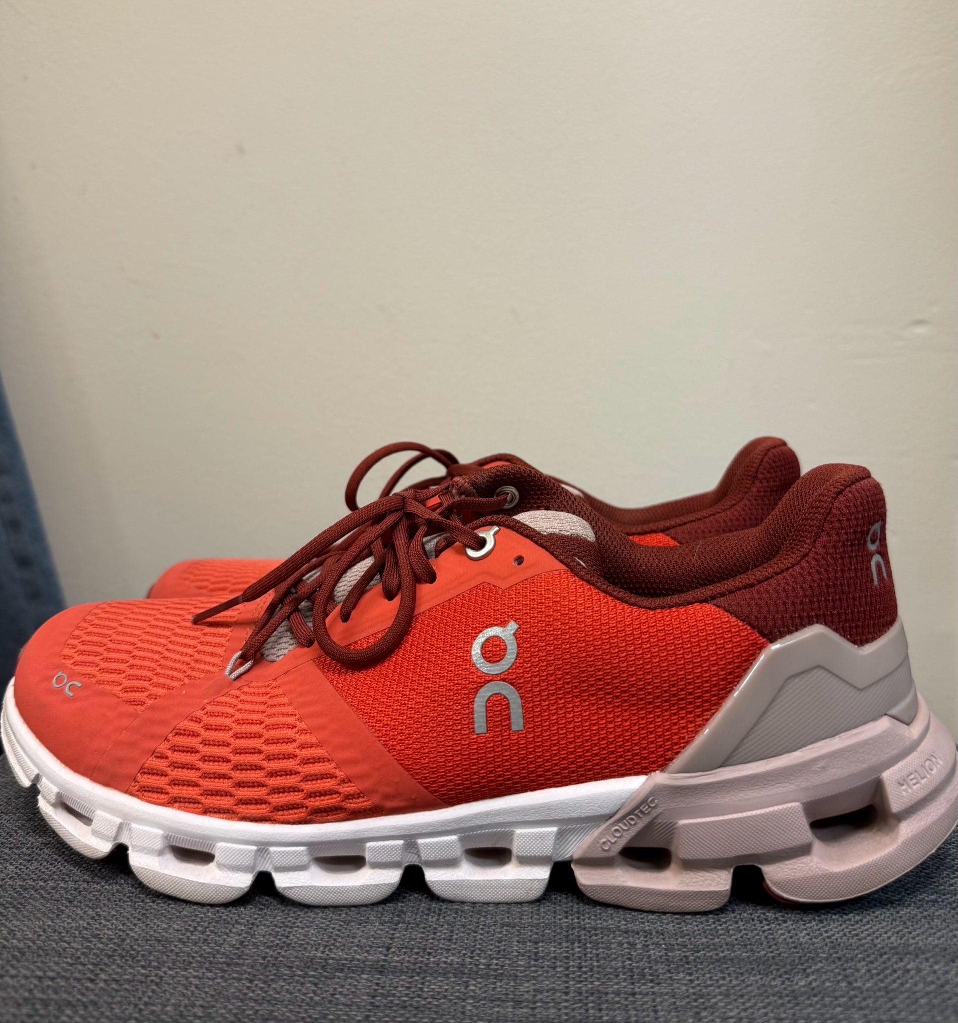 8 ON CLOUD Orange SHOES