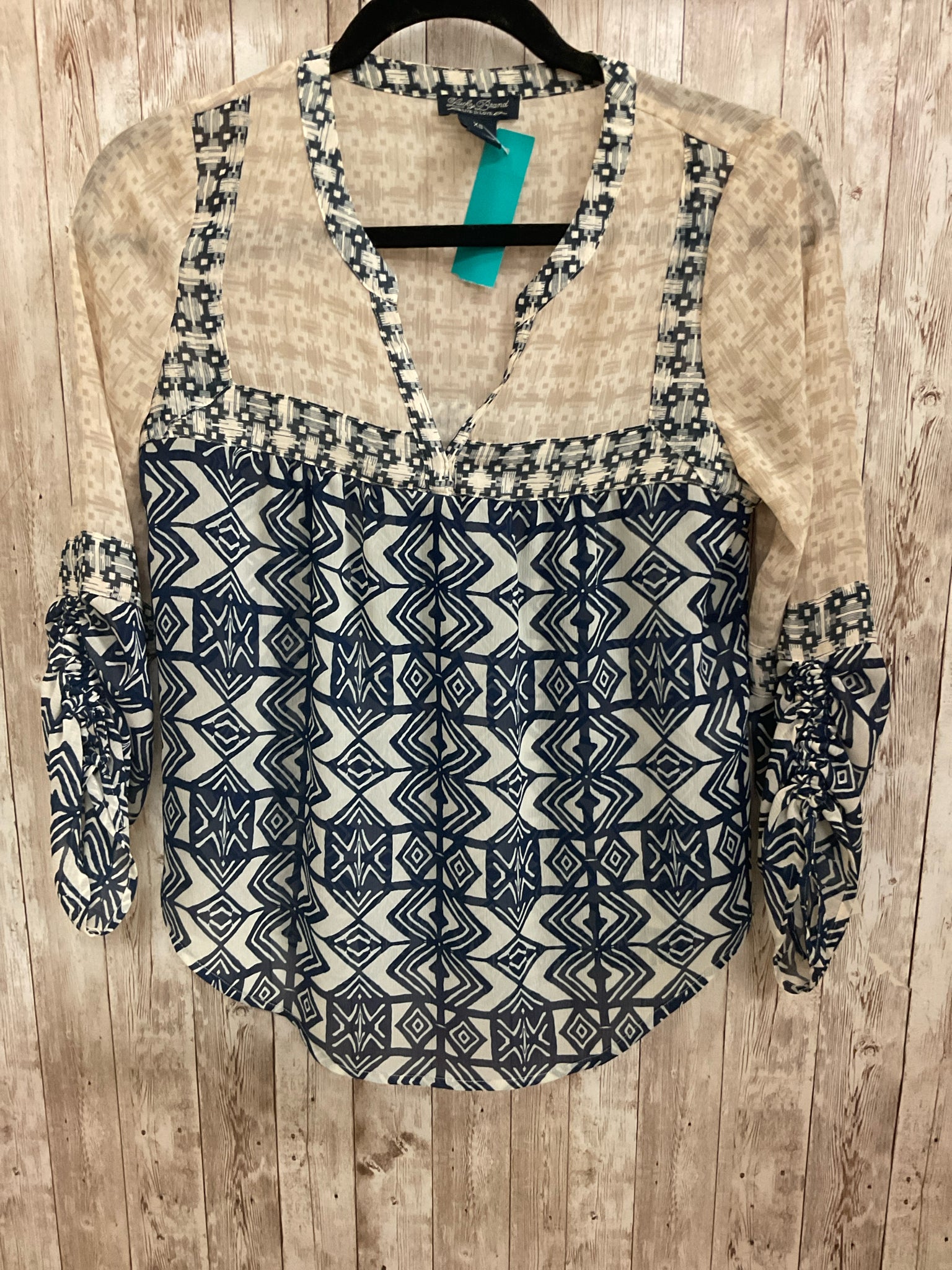 Size XS LUCKY BRAND BEIGE AND NAVY Top