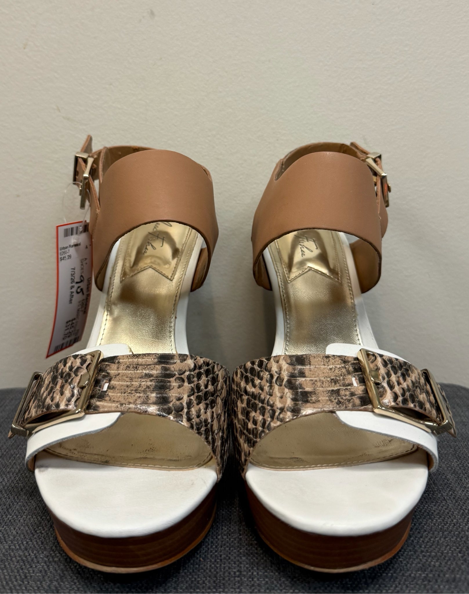 9.5 MARC FISHER BROWN & ANIMAL SHOES