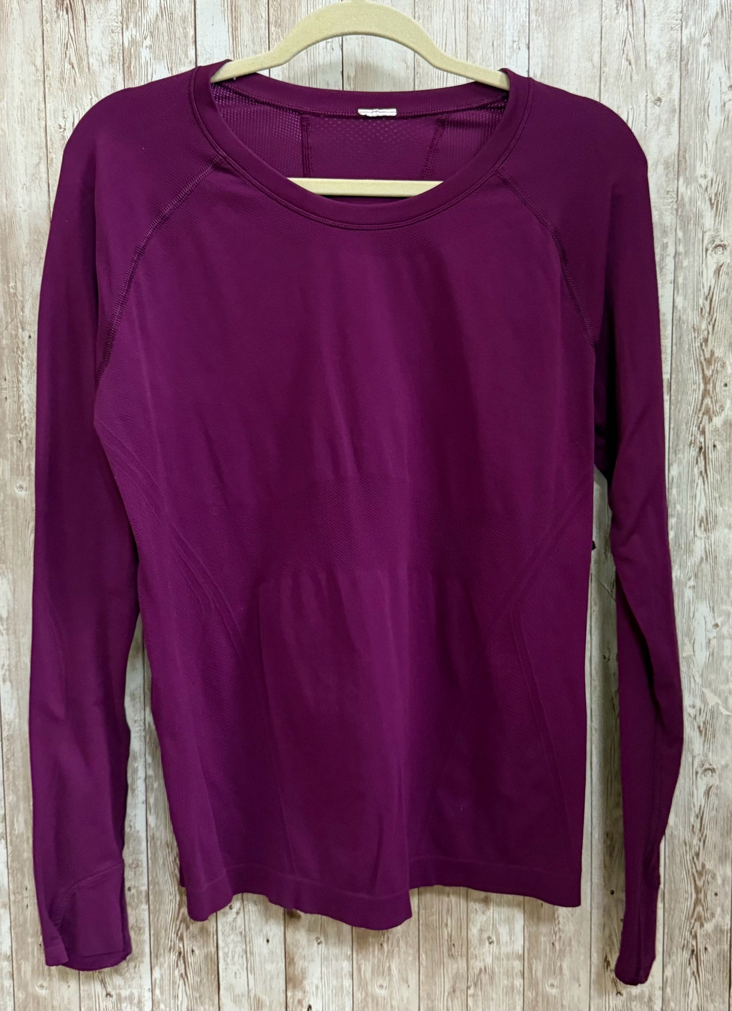 Size L ATHLEFIT Purple Top