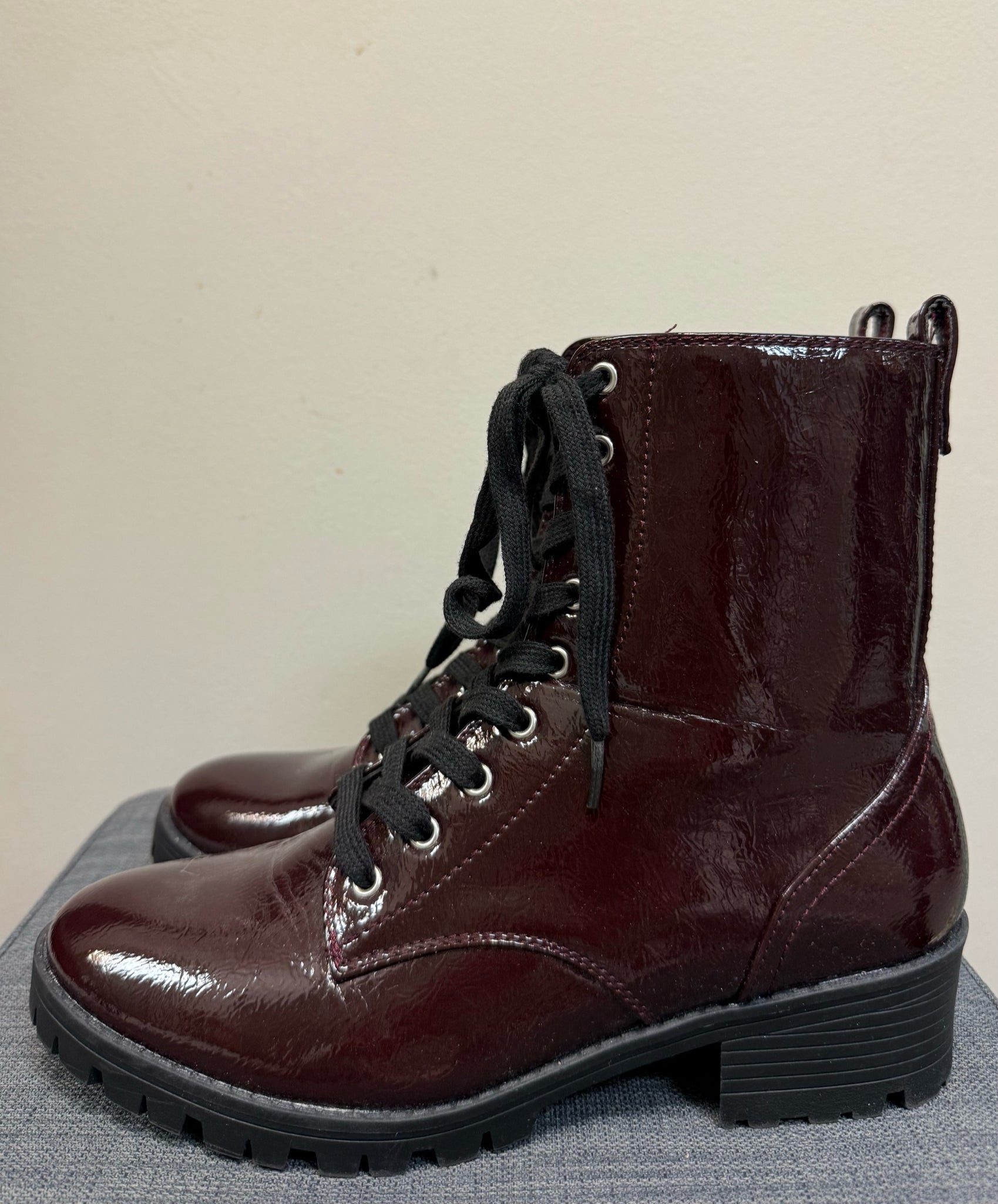 9.5 TRUE CRAFT Burgundy Boots