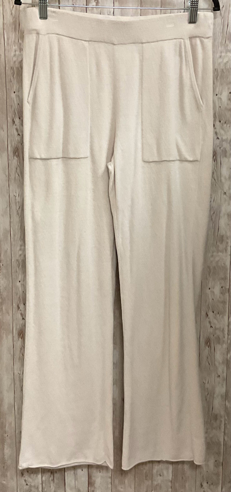 Size M BAREFOOT DREAMS Cream 2 PC PANT SET