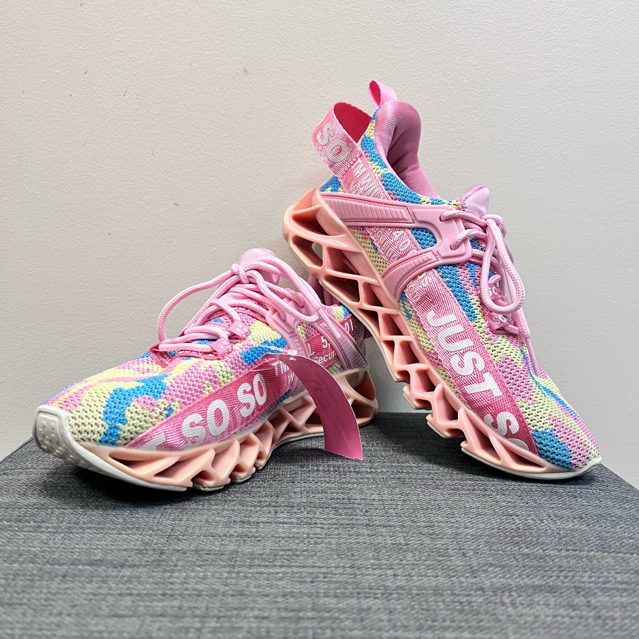 6.5 JUST SO Pink Print SHOES