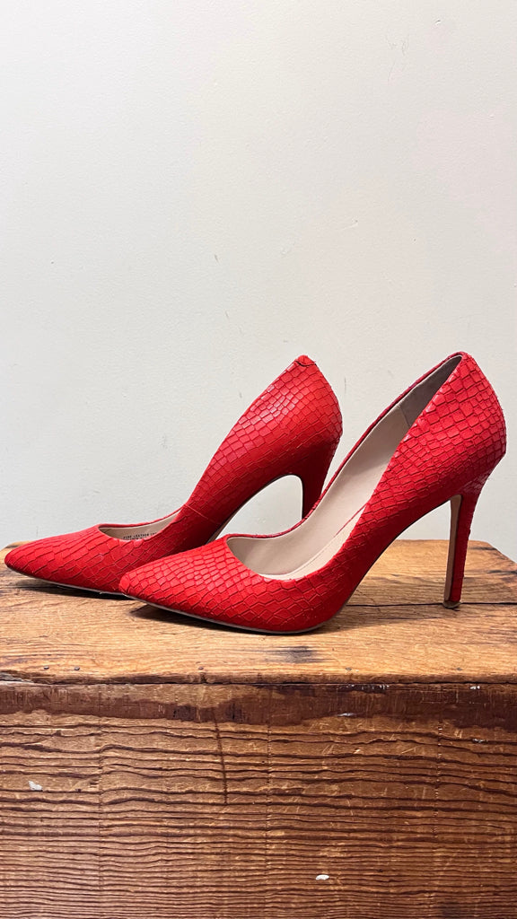 8.5 NEIMAN MARCUS Red SHOES