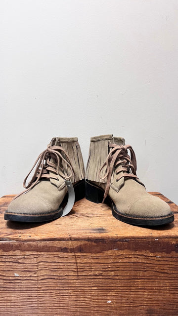 8.5 HOUSE  OF HARLOW Tan Boots