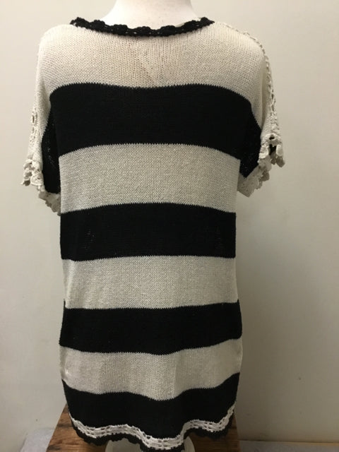 Size XS FREE PEOPLE BLACK AND BEIGE Top
