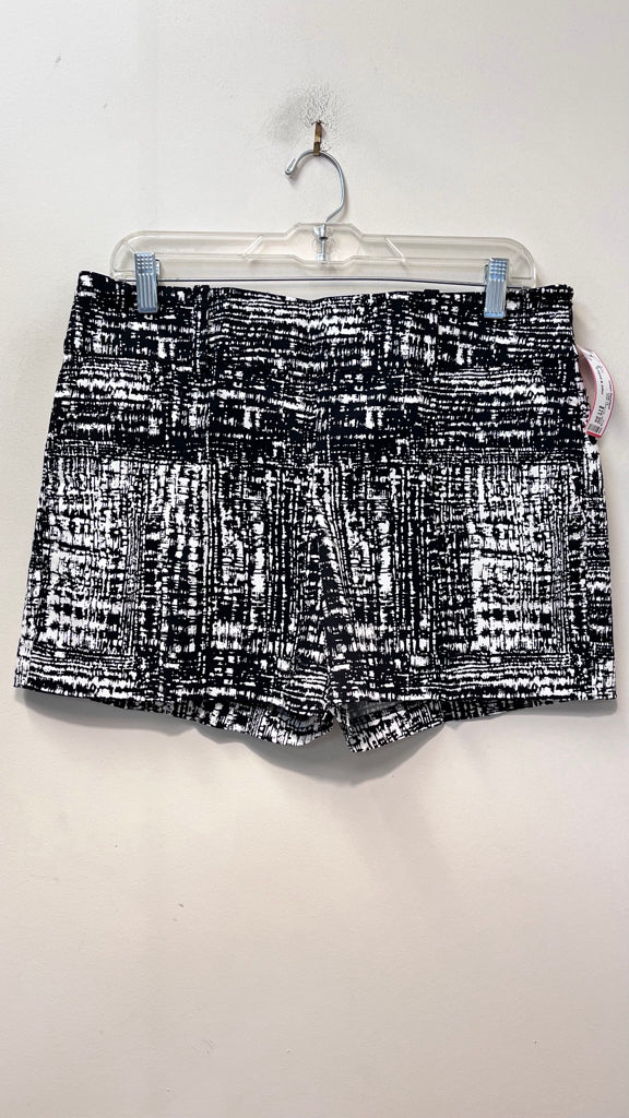 Size 8 ANN TAYLOR Black Print Shorts